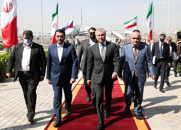 Спикер ГД РФ и президент ИРИ обсудили в Тегеране развитие двусторонних отношений