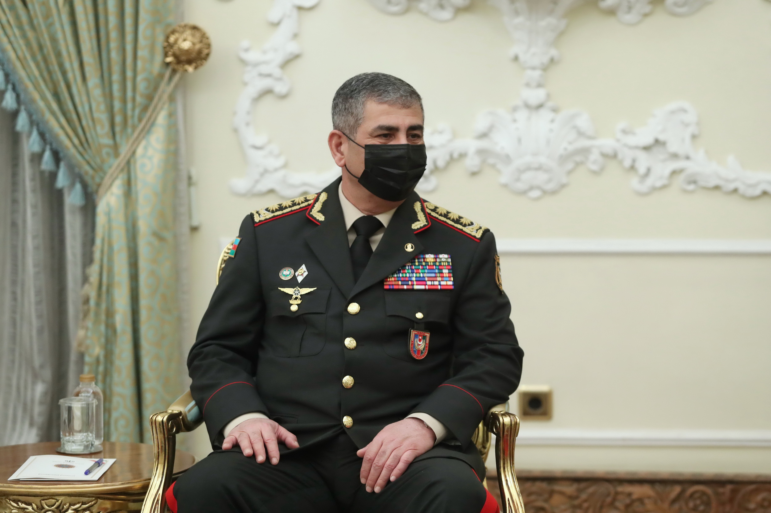 Президент ИРИ принял делегацию во главе с министром обороны Азербайджанской Республики