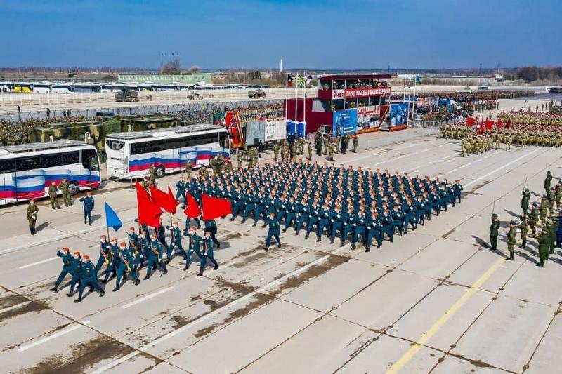 <span>اولین تصاویر تمرین "رژه پیروزی" نیروهای مسلح روسیه</span>
