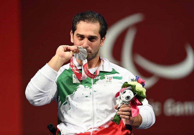 <span>امیر جعفری ارنگه، اولین مدال نقره در رشته وزنه برداری را برای ایران به ارمغان آورد</span>
