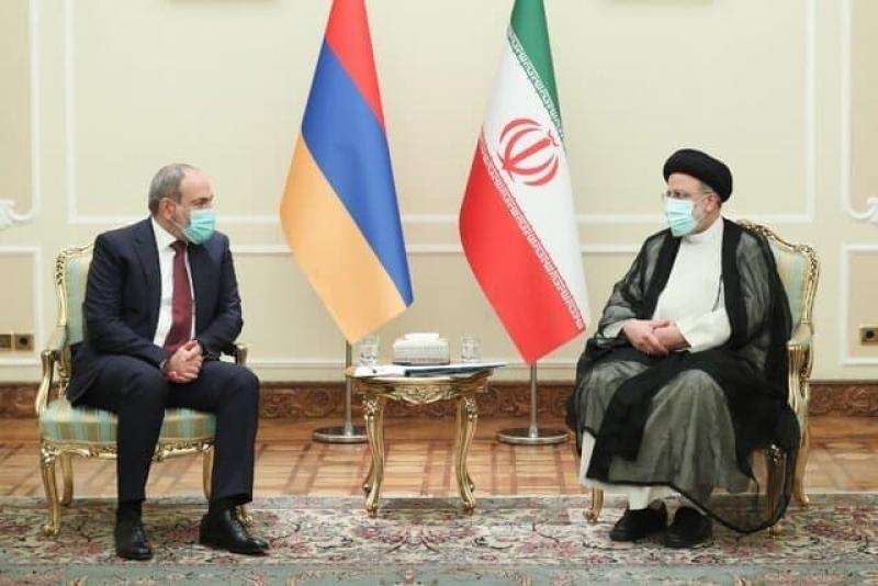 <span>آیت الله دکتر سید ابراهیم رئیسی با نخست وزیر ارمنستان دیدار کرد</span>
