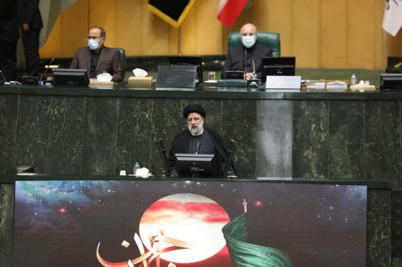 <span>В парламенте Ирана идет публичное обсуждение кандидатур на посты членов правительства Раиси</span>
