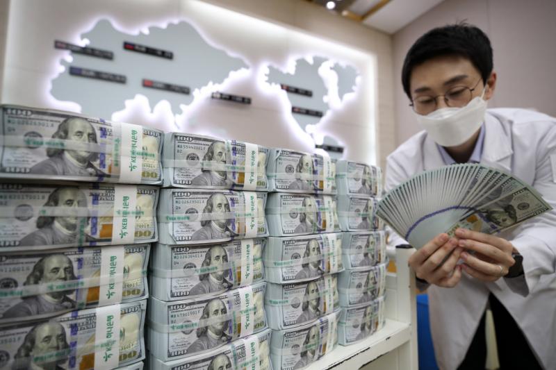 <span>موافقت کره جنوبی با آزاد سازی فوری پول‌ های بلوکه‌ شده ایران</span>
