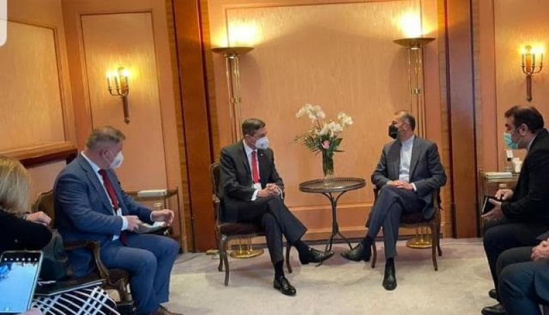 <span>وزیر امور خارجه ایران در دیدار با رییس جمهور اسلوونی با تاکید بر عزم تهران بر توازن بخشی به روابط با کشور های مختلف اروپایی، روابط با اسلوونی را حائز اهمیت دانست</span>
