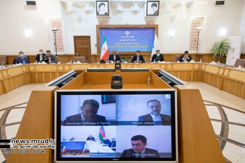 <span>روابط اقتصادی ایران و آذربایجان در زمینه حمل‌ و‌ نقل و سایر بخش‌ های اقتصادی توسعه می‌یابد </span>
