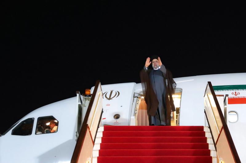 <span>Президент Ирана завершил однодневный визит в Оман</span>
