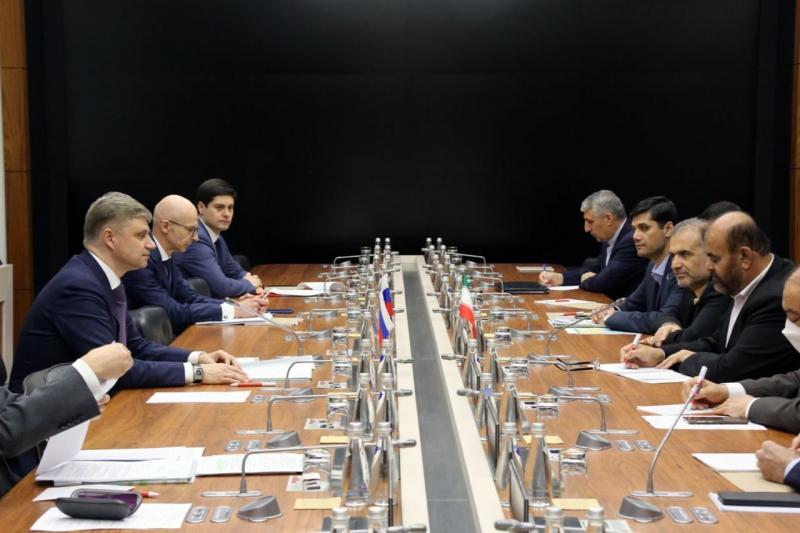 <span>Иран и Россия подчеркнули важность развития железнодорожного сотрудничества</span>
