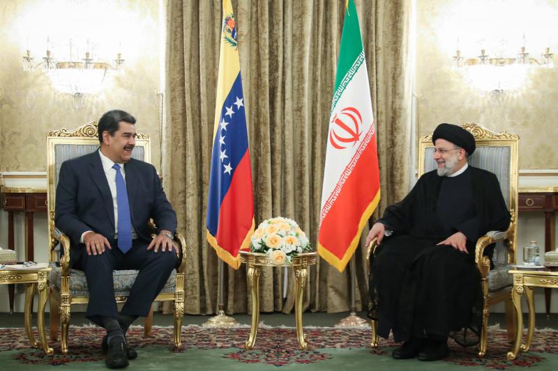<span>Президенты Ирана и Венесуэлы: Каракас и Тегеран доказали, что сопротивление работает и способно заставить врага отступить</span>
