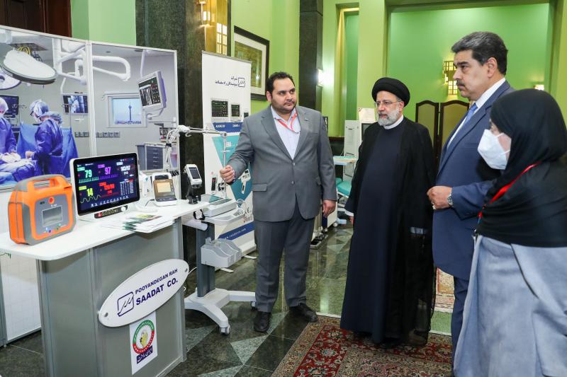 <span>Президент Венесуэлы посетил выставку способностей и высоких технологий иранских компаний</span>
