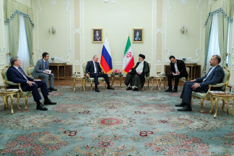 <span>تاکید بر استمرار روند توسعه مناسبات راهبردی تهران و مسکو</span>
