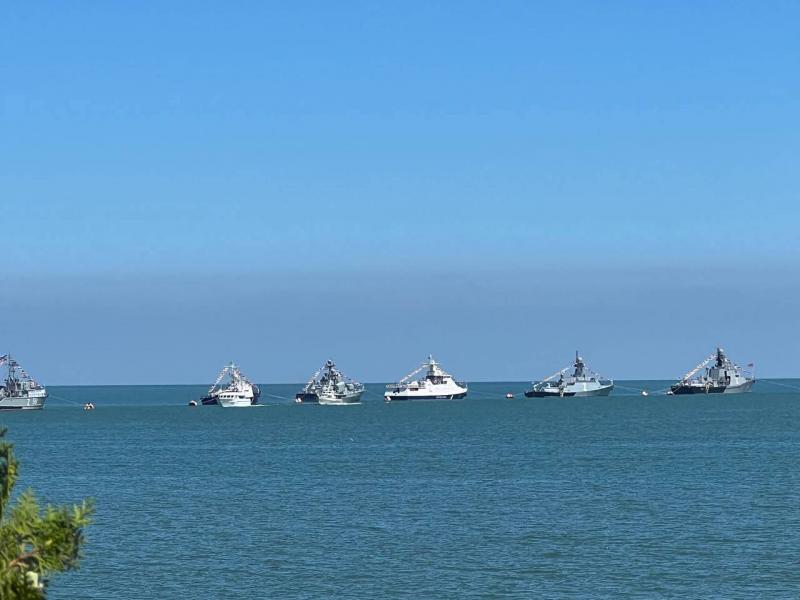 <span>Иранские ВМС вместе с ВМС Азербайджана приняли участие в военно-морском параде в честь Дня ВМФ</span>
