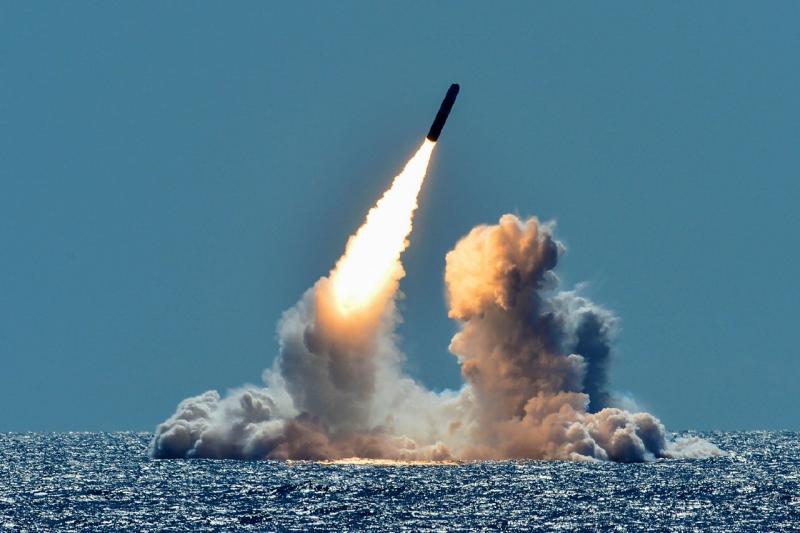 <span>پوتین: نیروی دریایی روسیه به‌ زودی به موشک‌های فراصوت مجهز می‌شود</span>
