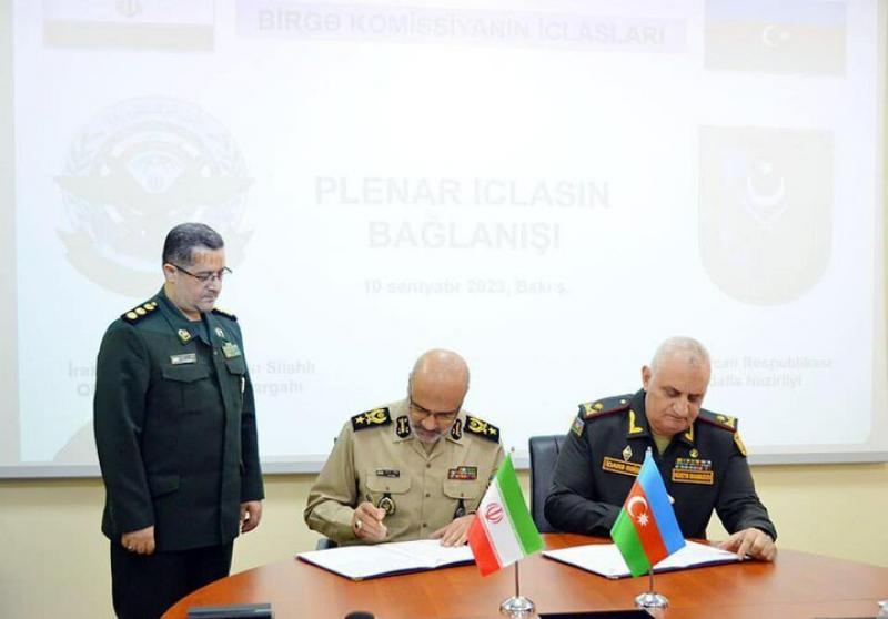 <span>ایران و جمهوری آذربایجان سند همکاری نظامی و دفاعی امضا کردند</span>
