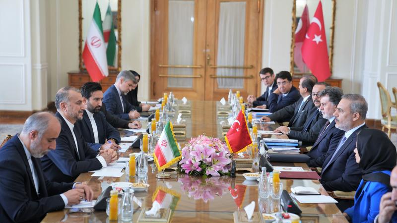 <span>ملاقات و گفتگوی وزرای امور خارجه ایران و ترکیه در تهران</span>
