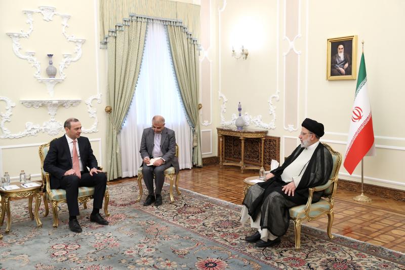 <span>دیدار دبیر شورای‌ عالی امنیت ملی ارمنستان با رئیس جمهور ایران</span>
