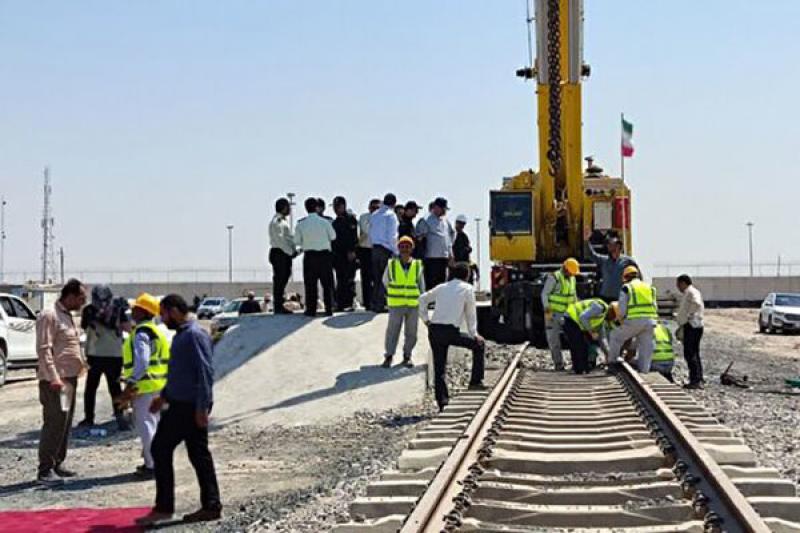 <span>پایان عملیات اجرایی راه‌آهن چابهار-زاهدان تا ۶ ماه آینده</span>
