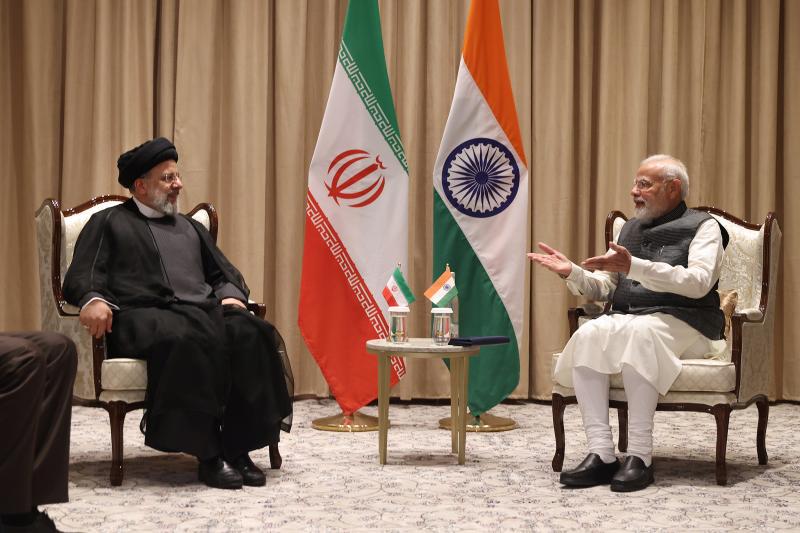 <span>دیدار رئیس جمهور ایران و نخست‌ وزیر هند /  نارندرا مودی: توسعه بندر چابهار موجب توسعه اقتصادی کشورهای منطقه خواهد شد</span>
